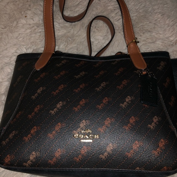 Coach horse and carriage limited edition tote and keychain bundle - Picture 4 of 6